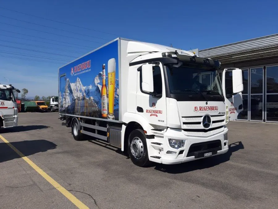 Lastwagen mit Kofferaufbau (Foto von der bestehenden Website)